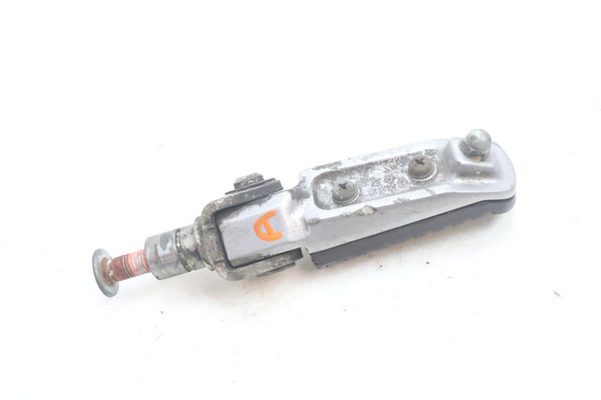 photo de FRONT RIGHT FOOTREST KAWASAKI ZX-6R ZX6R 600 (2000 - 2002) - Alternative perspective