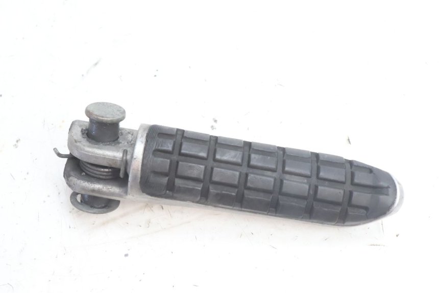 photo de FRONT RIGHT FOOTREST KAWASAKI ZZR 600 (1995 - 2004) - Component detail