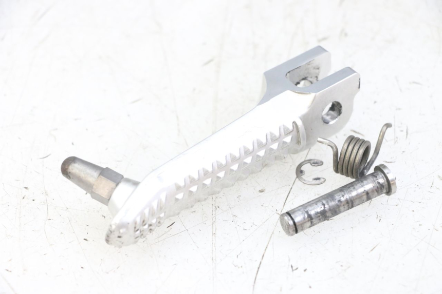 photo de FRONT LEFT FOOTREST BMW S RR ABS S1000RR 1000 (2015 - 2018) - Alternative perspective