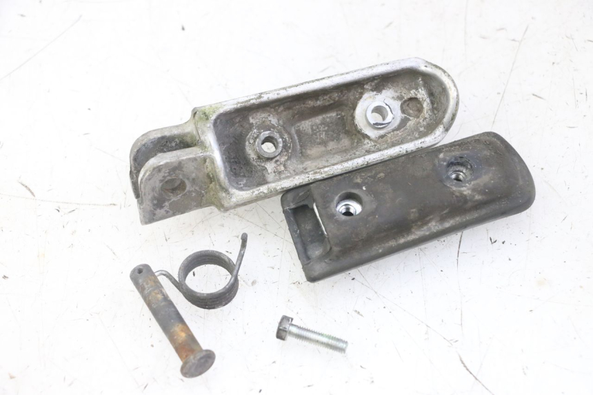 photo de FRONT LEFT FOOTREST HONDA CBF 500 (2004 - 2007) - Component detail