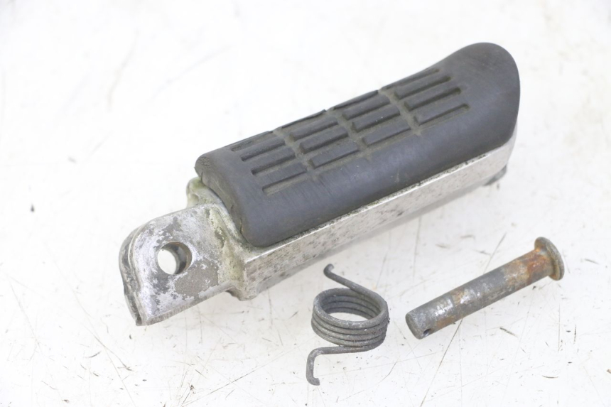 photo de FRONT LEFT FOOTREST HONDA CBF 500 (2004 - 2007) - Product overview