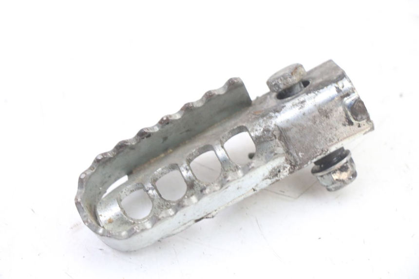 photo de FRONT LEFT FOOTREST DERBI SENDA R X-TREME 50 (2006 - 2010) - Main view