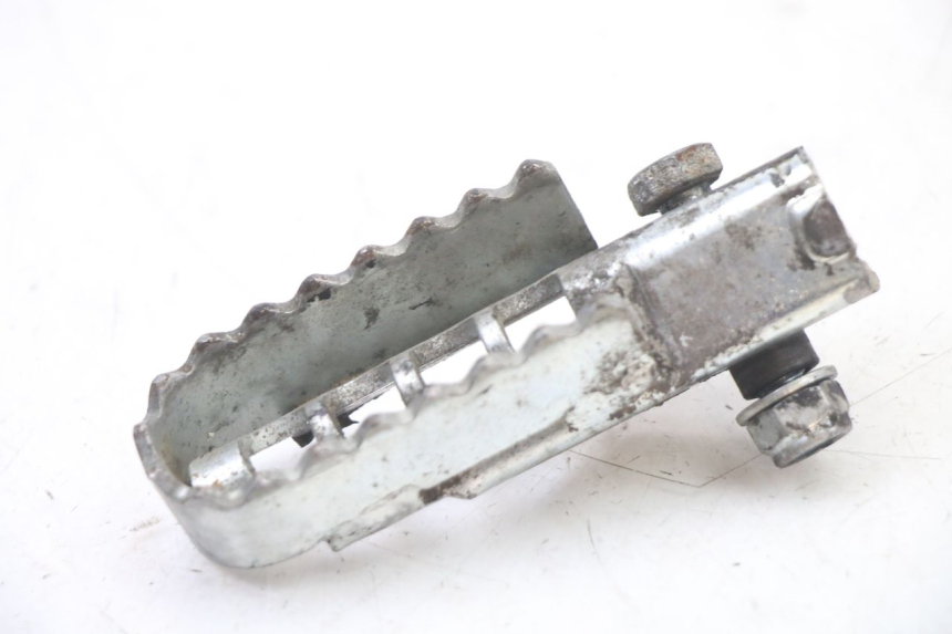 photo de FRONT LEFT FOOTREST DERBI SENDA R X-TREME 50 (2006 - 2010) - Component detail