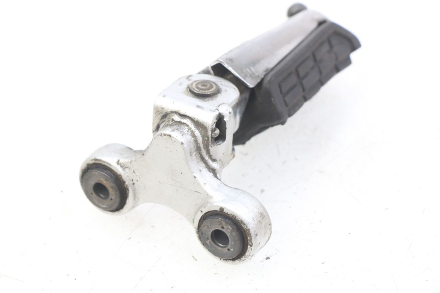 photo de LEFT FRONT FOOTREST YAMAHA FJ 3CX 1200 (1986 - 1996) - Technical close-up