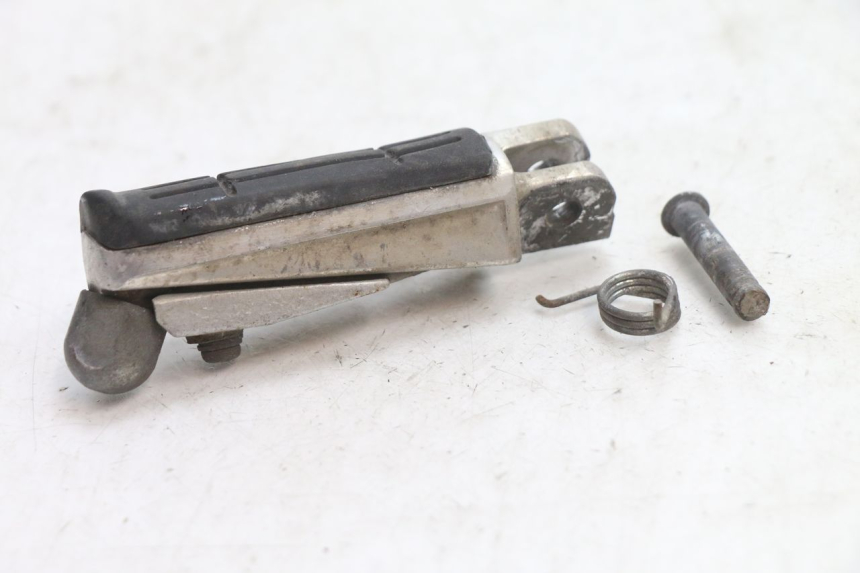 photo de FRONT LEFT FOOTREST YAMAHA FJR 1300 (2001 - 2005) - Component detail