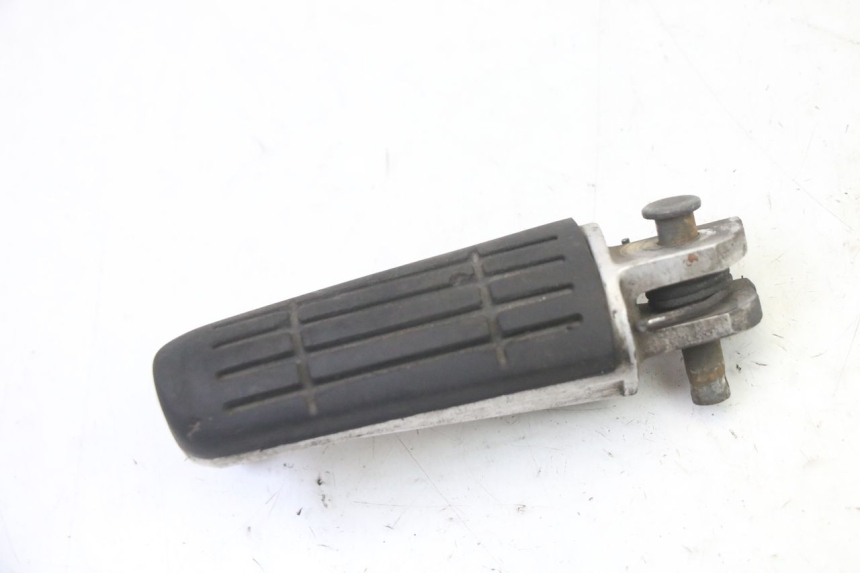 photo de FRONT LEFT FOOTREST YAMAHA FZ6 FAZER S2 600 (2007 - 2011) - Main view