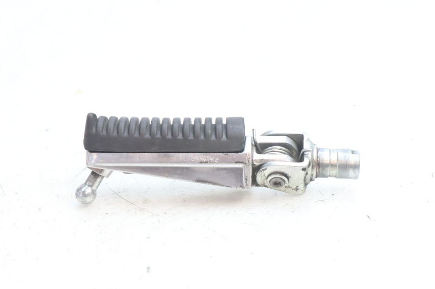 photo de FRONT LEFT FOOTREST YAMAHA FZ8 800 (2010 - 2016) - Component detail