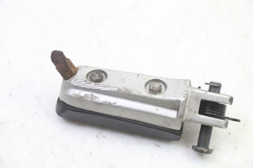 photo de FRONT LEFT FOOTREST BMW G310 R 310 (2016 - 2020) - Surface and material condition