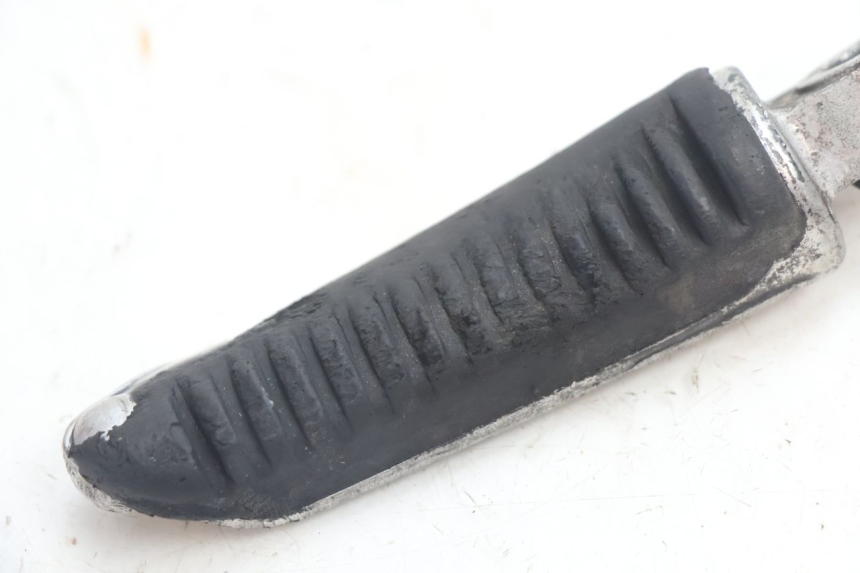 photo de FRONT LEFT FOOTREST SUZUKI GSX F GSXF 750 (1988 - 1998) - Component detail