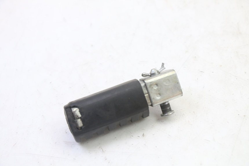 photo de FRONT LEFT FOOTREST YAMAHA PW 50 (1984 - 2025) - Technical close-up