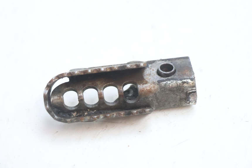 photo de FRONT LEFT FOOTREST DERBI SENDA 50 (2003 - 2005) - Component detail