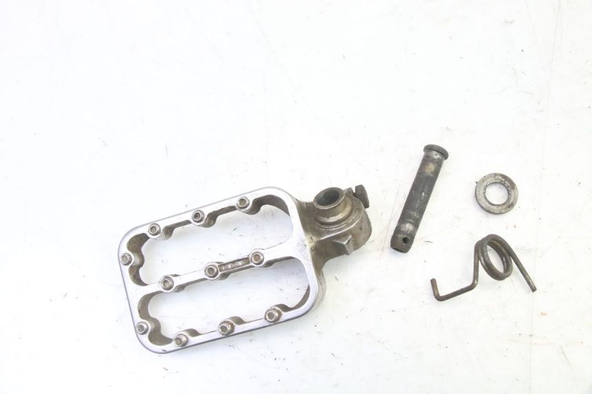 photo de FRONT LEFT FOOTREST KTM SUPERENDURO R 950 (2005 - 2009) - Component detail