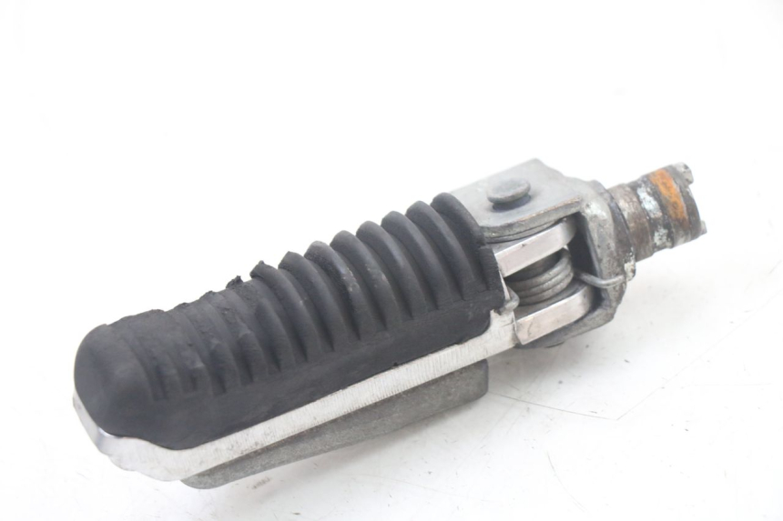 photo de FRONT LEFT FOOTREST SUZUKI GSF S BANDIT 600 (2000 - 2004) - Main view