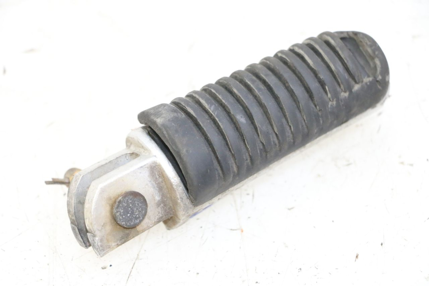 photo de FRONT LEFT FOOTREST YAMAHA XJN DIVERSION 600 (2000 - 2003) - Component detail