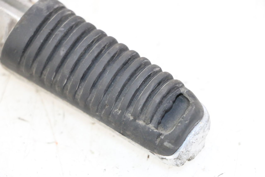 photo de FRONT LEFT FOOTREST YAMAHA XJN DIVERSION 600 (2000 - 2003) - Fixing points details