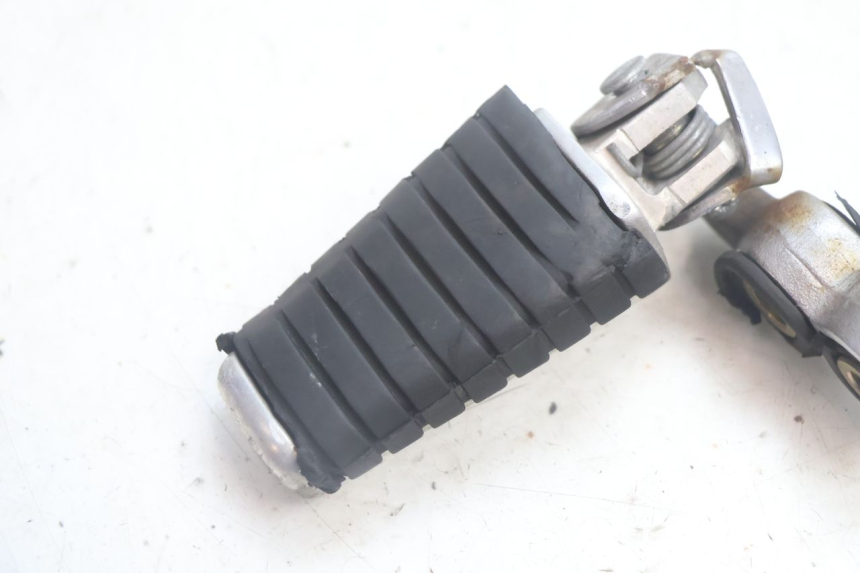 photo de FRONT LEFT FOOTREST YAMAHA XV VIRAGO 535 (1988 - 2004) - Component detail