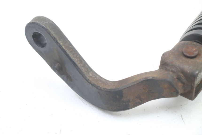 photo de FRONT LEFT FOOTREST YAMAHA SR 125 (1982 - 2003) - Product overview