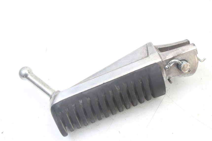 photo de FRONT LEFT FOOTREST YAMAHA TRACER 7 700 (2020 - 2024) - Alternative perspective