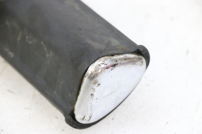 photo de FRONT LEFT FOOTREST YAMAHA XV VIRAGO 535 (1988 - 2004) - Technical close-up