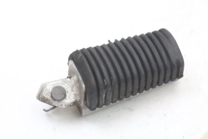 photo de FRONT LEFT FOOTREST YAMAHA XVS DRAG STAR DRAGSTAR 650 (1997 - 2007) - Zoom on usage condition