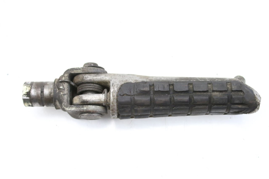 photo de LEFT FRONT FOOTREST KAWASAKI ZEPHYR 1100 ( - 1995) - Alternative perspective