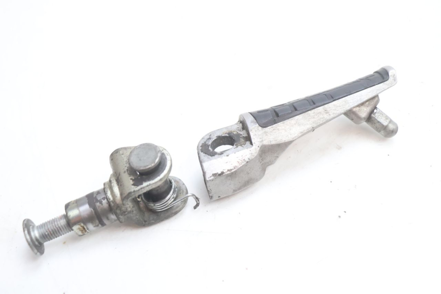 photo de FRONT LEFT FOOTREST KAWASAKI ZX-6R ZX6R 600 (1995 - 1997) - Technical close-up