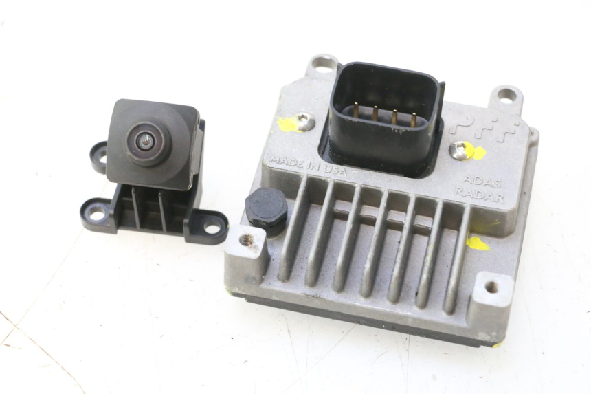 photo de REVERSING CAMERA PIAGGIO MP3 HPE 530 (2022 - 2026) - Main view