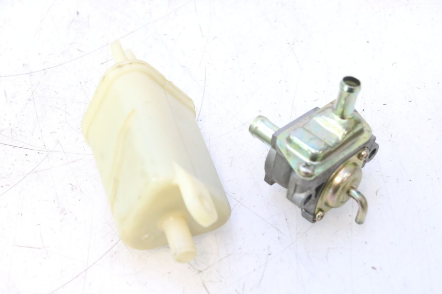 photo de CANISTER YAMAHA YP MAJESTY 125 (2002 - 2006) - Main view