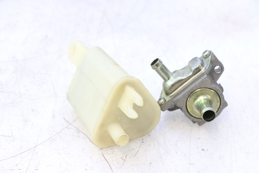photo de CANISTER YAMAHA YP MAJESTY 125 (2002 - 2006) - Component detail