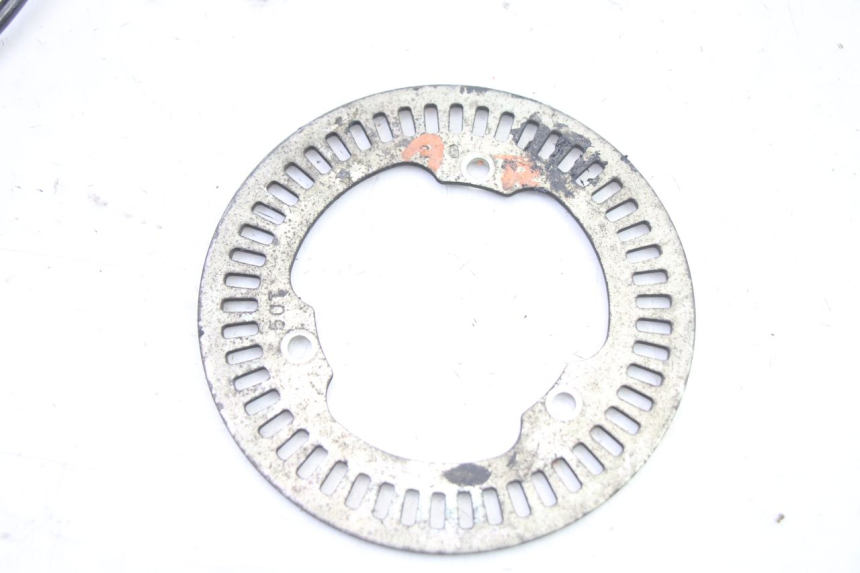 photo de REAR ABS SENSOR SUZUKI GSR 750 (2011 - 2017) - Fixing points details