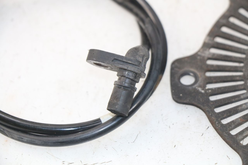 photo de REAR ABS SENSOR SYM GTS EFI ABS 125 (2012 - 2016) - Alternative perspective