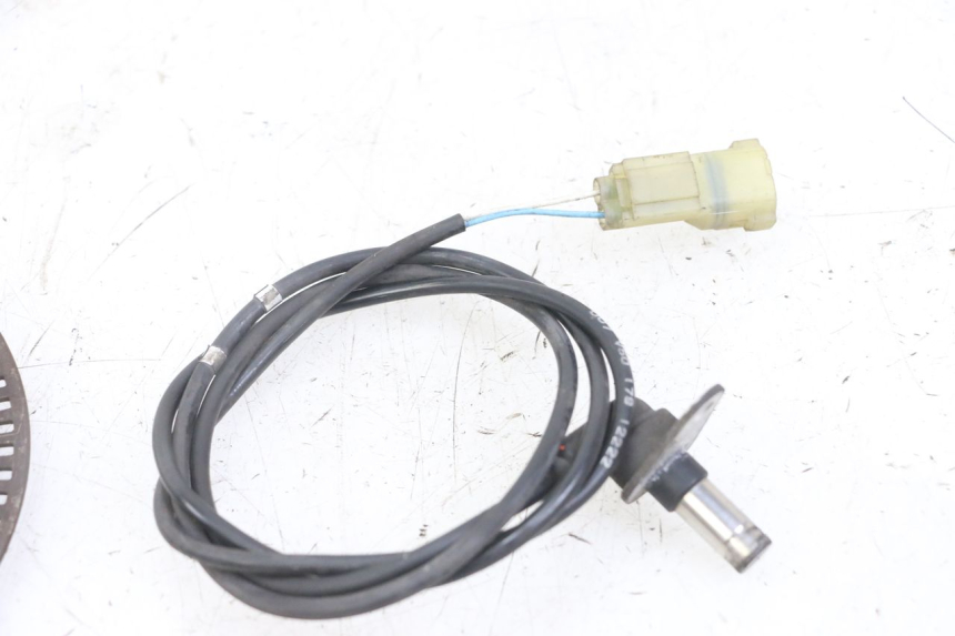 photo de REAR ABS SENSOR PEUGEOT SATELIS 125 (2013 - 2018) - Technical close-up