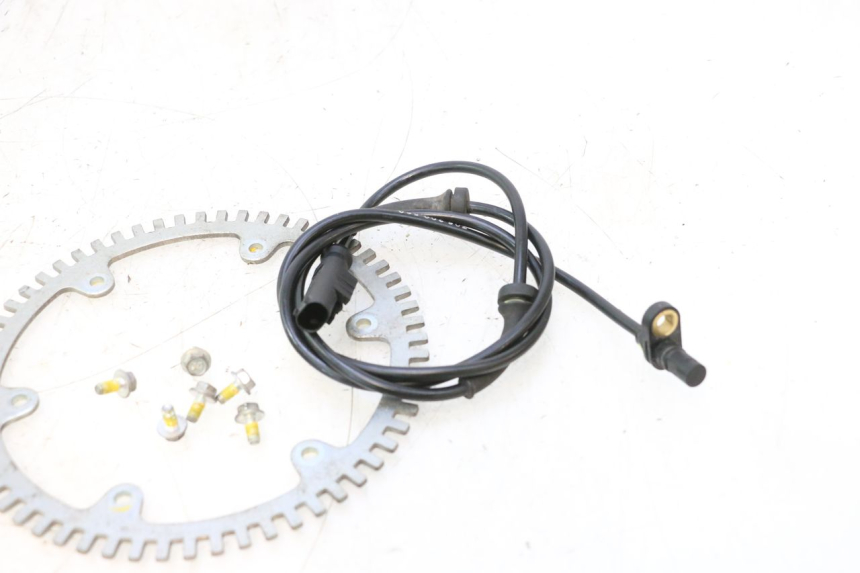 photo de REAR ABS SENSOR CAN-AM SPYDER RS 1000 (2008 - 2012) - Fixing points details