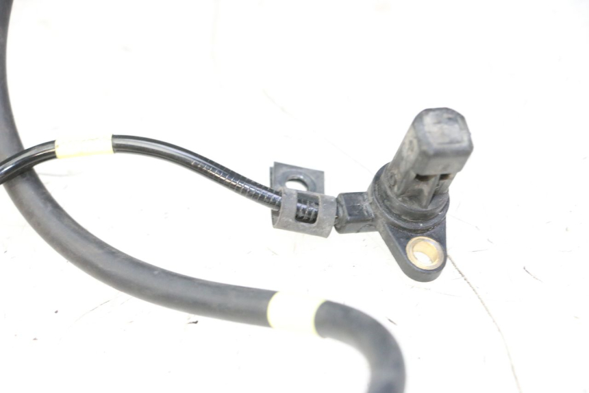 photo de REAR ABS SENSOR PIAGGIO VESPA GTS IGET ABS 125 (2017 - 2023) - Zoom on usage condition