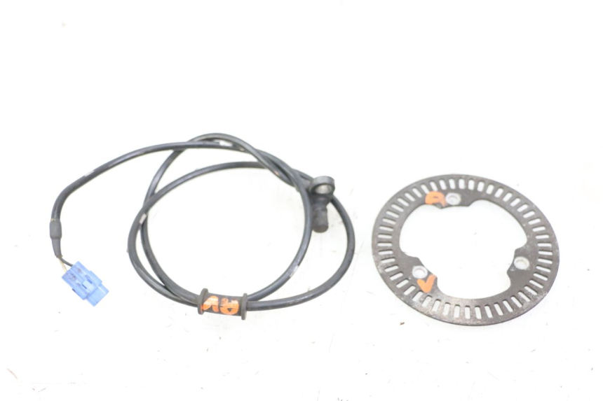 photo de FRONT ABS SENSOR SUZUKI BURGMAN 125 (2015 - 2017) - Alternative perspective