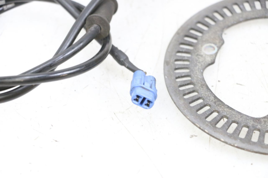 photo de FRONT ABS SENSOR SUZUKI BURGMAN 650 (2013 - 2020) - Alternative perspective