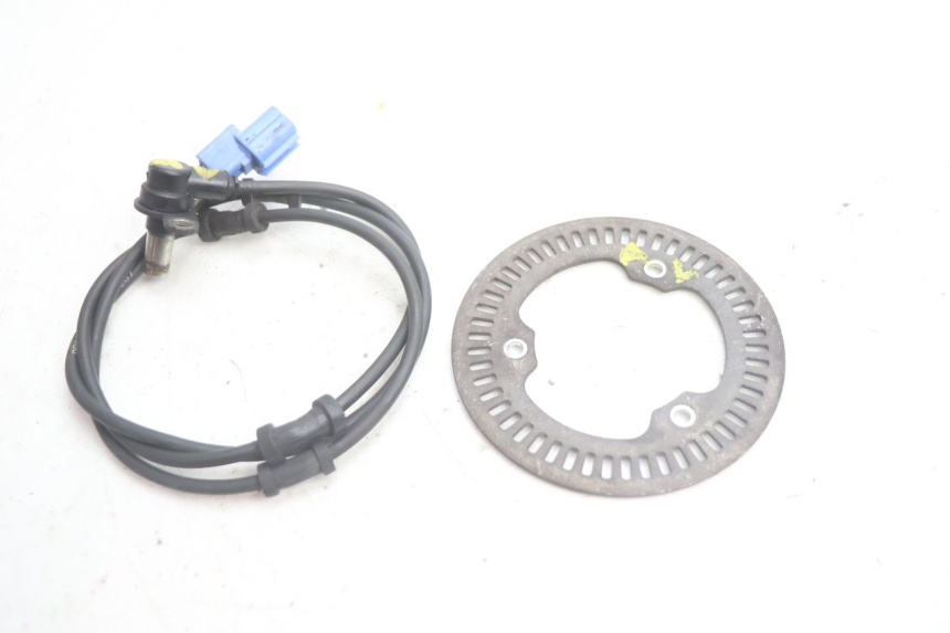 photo de FRONT ABS SENSOR SUZUKI BURGMAN EXECUTIVE ABS 650 (2006 - 2012) - Component detail