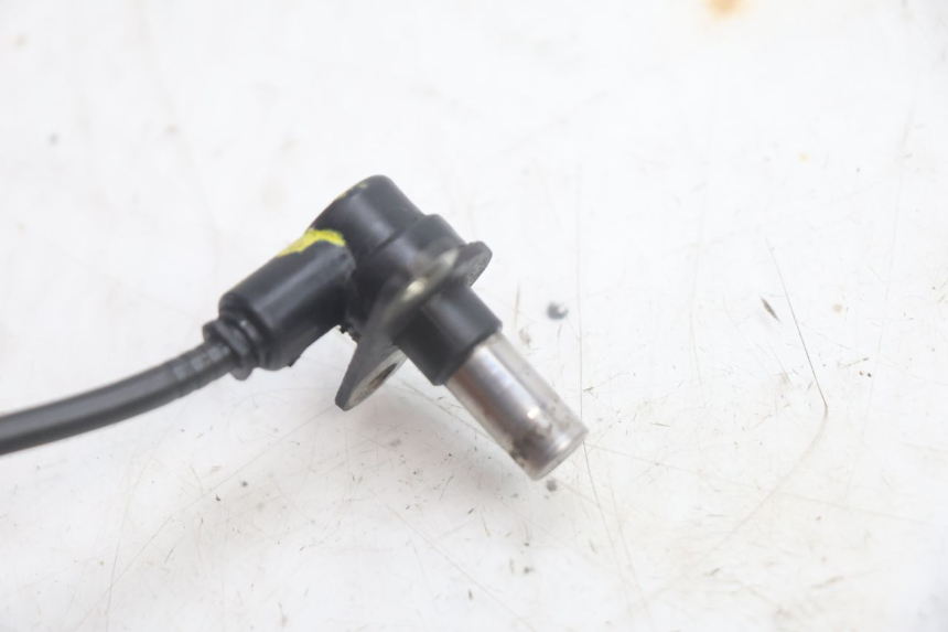 photo de FRONT ABS SENSOR SUZUKI BURGMAN EXECUTIVE ABS 650 (2006 - 2012) - Technical close-up