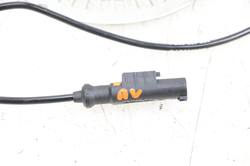 photo de FRONT ABS SENSOR ROYAL ENFIELD CONTINENTAL GT 650 (2019 - 2024) - Component detail