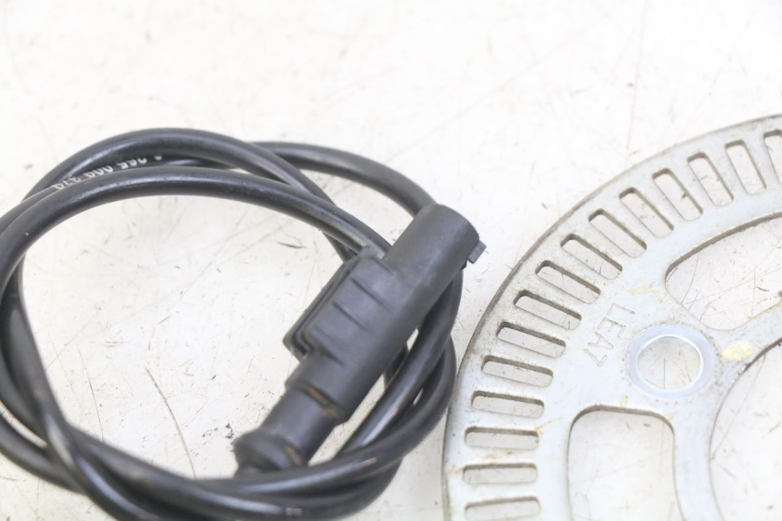 photo de FRONT ABS SENSOR KYMCO DOWNTOWN ABS 125 (2015 - 2017) - Alternative perspective