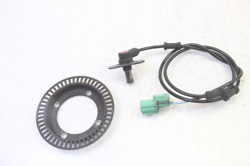 photo de FRONT ABS SENSOR HONDA FES S-WING SWING ABS 125 (2007 - 2015) - Zoom on usage condition