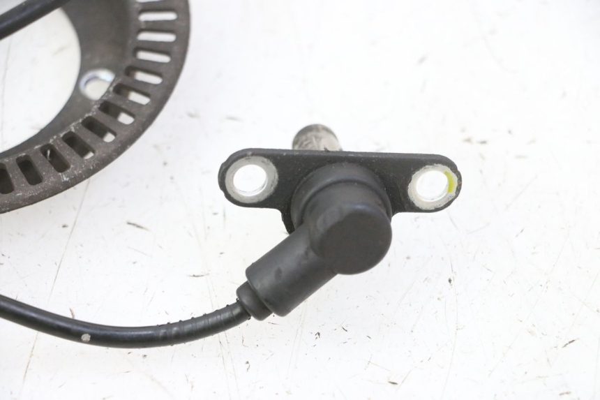 photo de FRONT ABS SENSOR HONDA FES S-WING SWING ABS 125 (2007 - 2015) - Alternative perspective