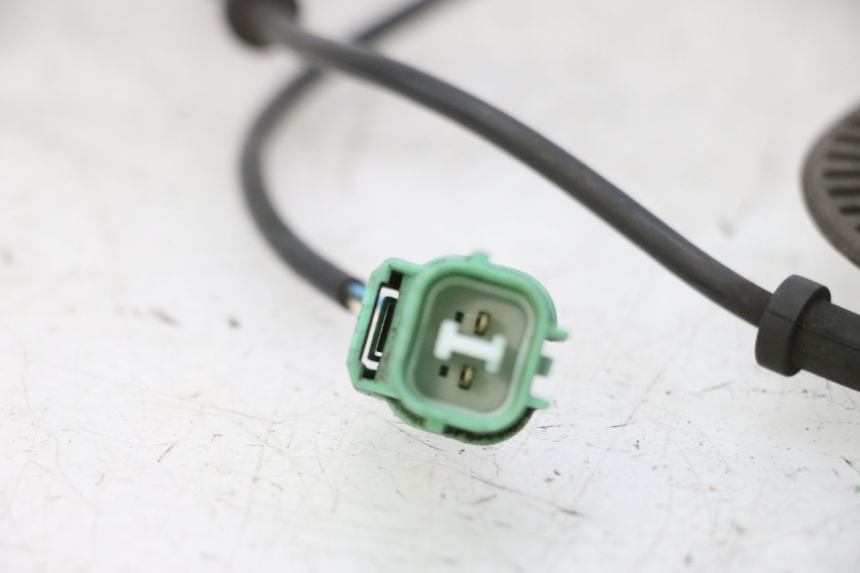 photo de FRONT ABS SENSOR HONDA FES S-WING SWING ABS 125 (2007 - 2015) - Technical close-up