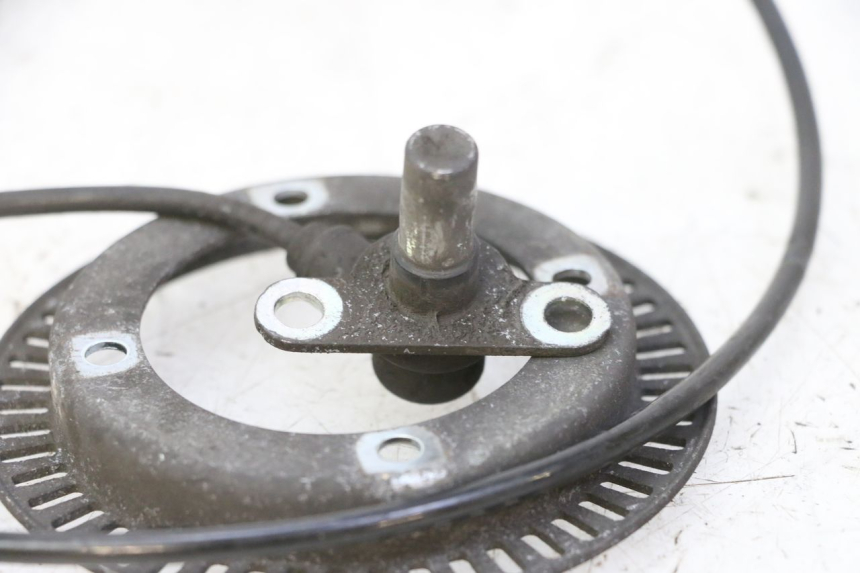 photo de FRONT ABS SENSOR HONDA FES S-WING SWING ABS 125 (2007 - 2015) - Zoom on usage condition