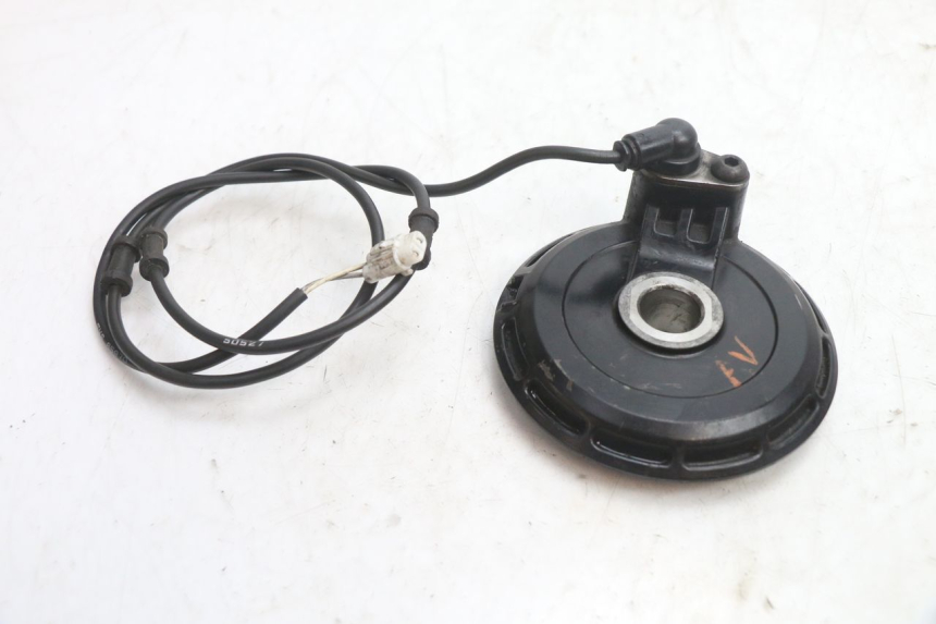 photo de FRONT ABS SENSOR YAMAHA FJR 1300 (2001 - 2005) - Alternative perspective