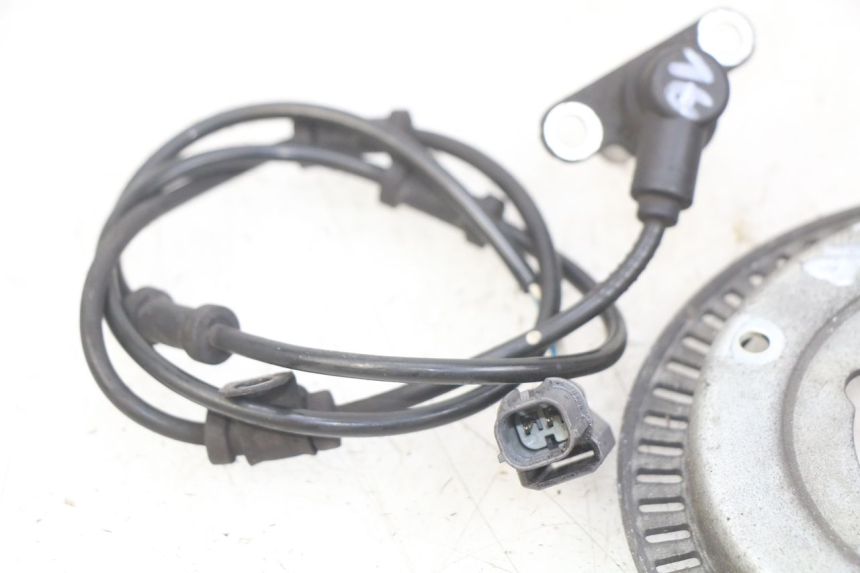 photo de FRONT ABS SENSOR HONDA FJS SILVERWING SILVER WING 400 (2009 - 2016) - Zoom on usage condition