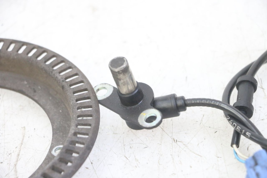 photo de FRONT ABS SENSOR HONDA FORZA ABS 300 (2013 - 2017) - Technical close-up