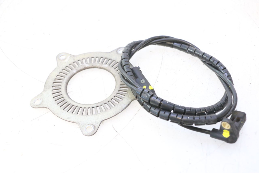 photo de FRONT ABS SENSOR PIAGGIO LIBERTY IGET S 125 (2016 - 2020) - Fixing points details