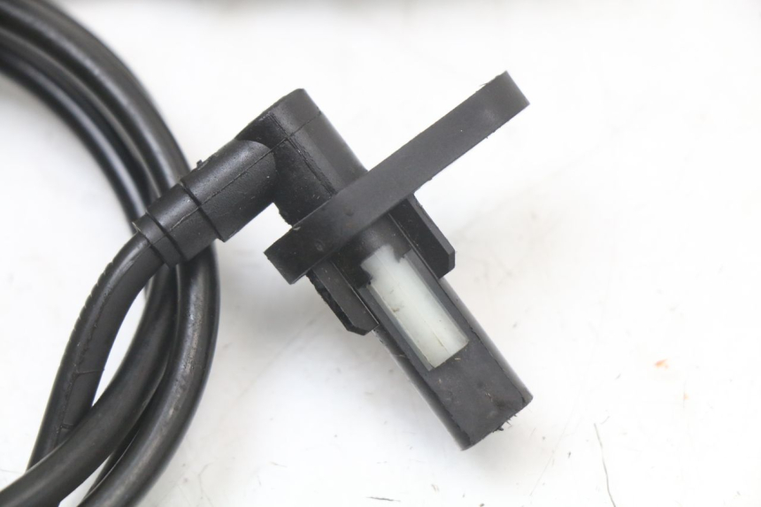 photo de FRONT ABS SENSOR MOTO GUZZI NORGE 8V GT 1200 (2011 - 2016) - Alternative perspective