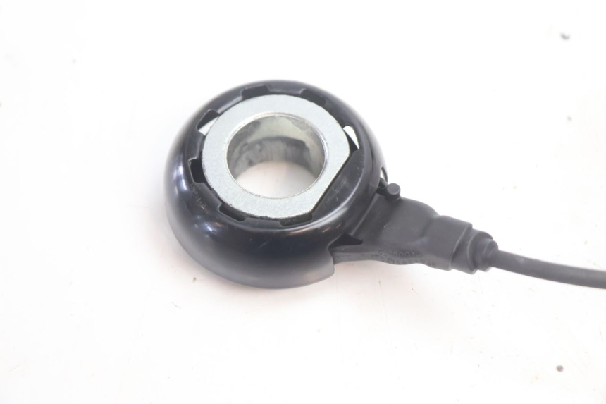 photo de FRONT ABS SENSOR HARLEY DAVIDSON ROAD GLIDE FLTRXSE 1920 (2018 - 2022) - Zoom on usage condition
